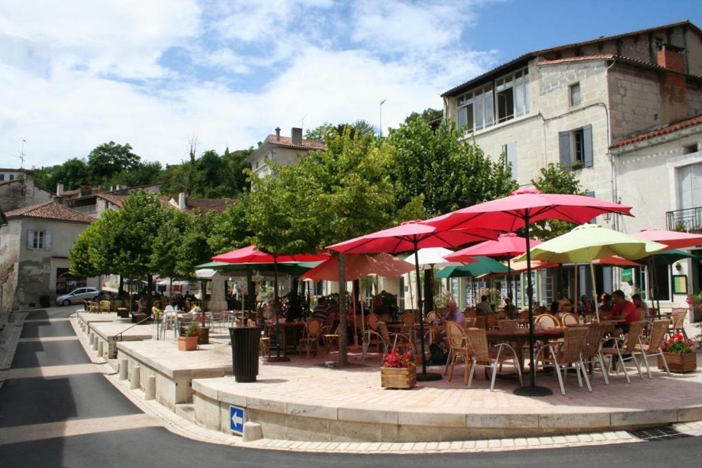 Le Savoir Vivre Bonnes (Charente) Exterior foto