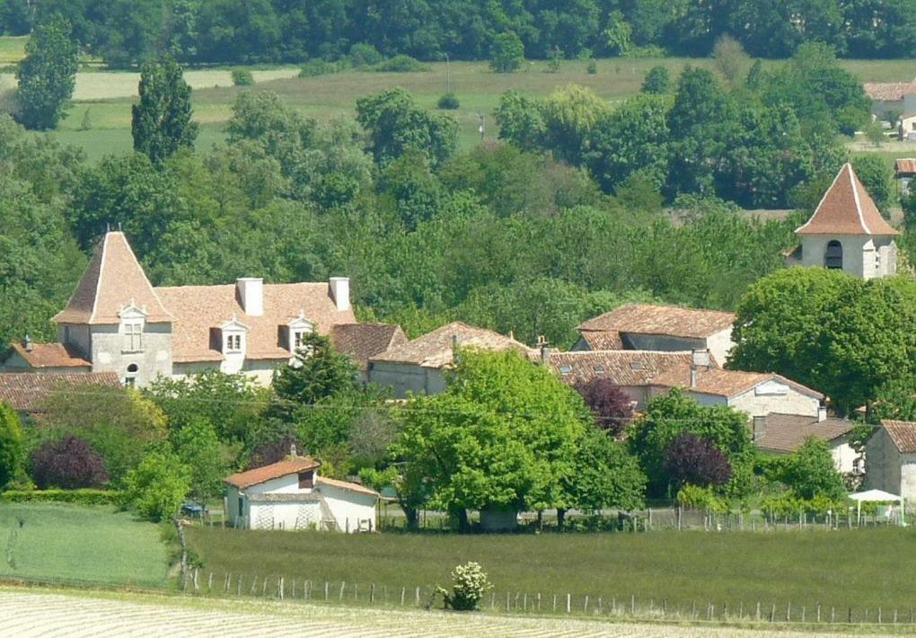 Le Savoir Vivre Bonnes (Charente) Exterior foto