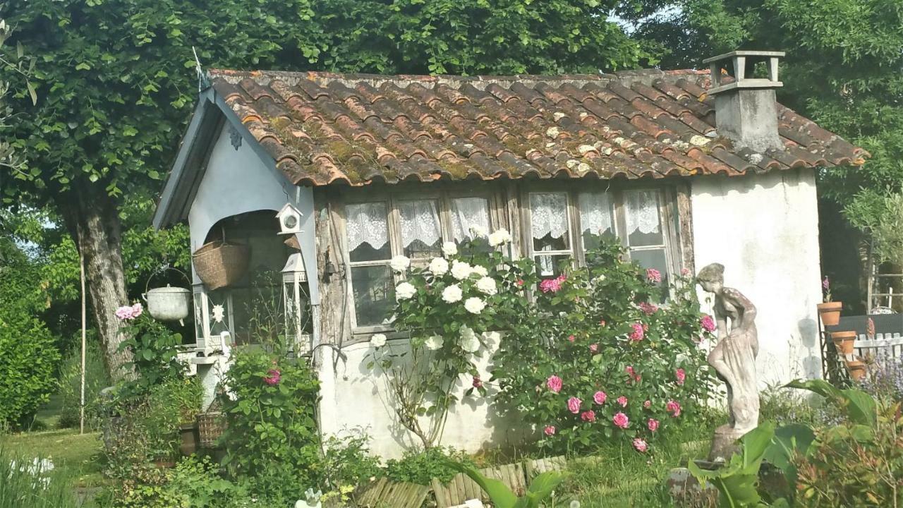 Le Savoir Vivre Bonnes (Charente) Exterior foto