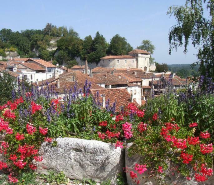 Le Savoir Vivre Bonnes (Charente) Exterior foto